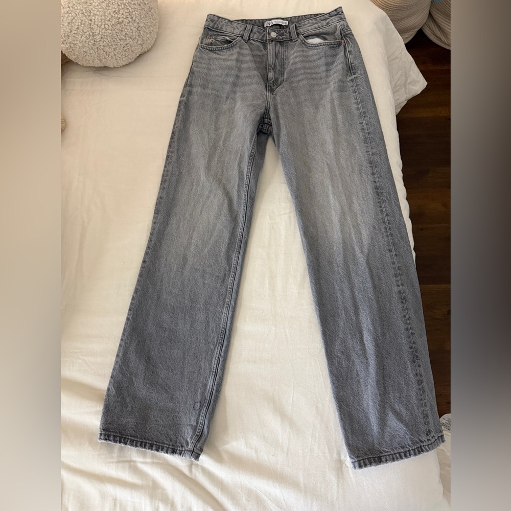 Zara Women's Straight Leg Gray Jeans